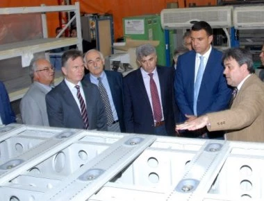 Στις εγκαταστάσεις της ΕΑΒ ο Βασίλης Κικίλιας